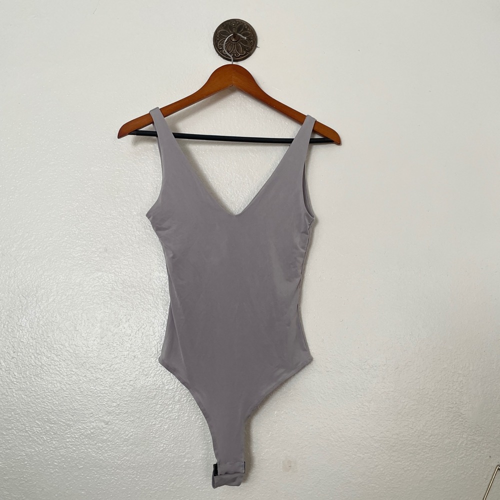 Missguided Grey V-Neck Sleeveless Bodysuit Size US 2 UK 6 EUR 34